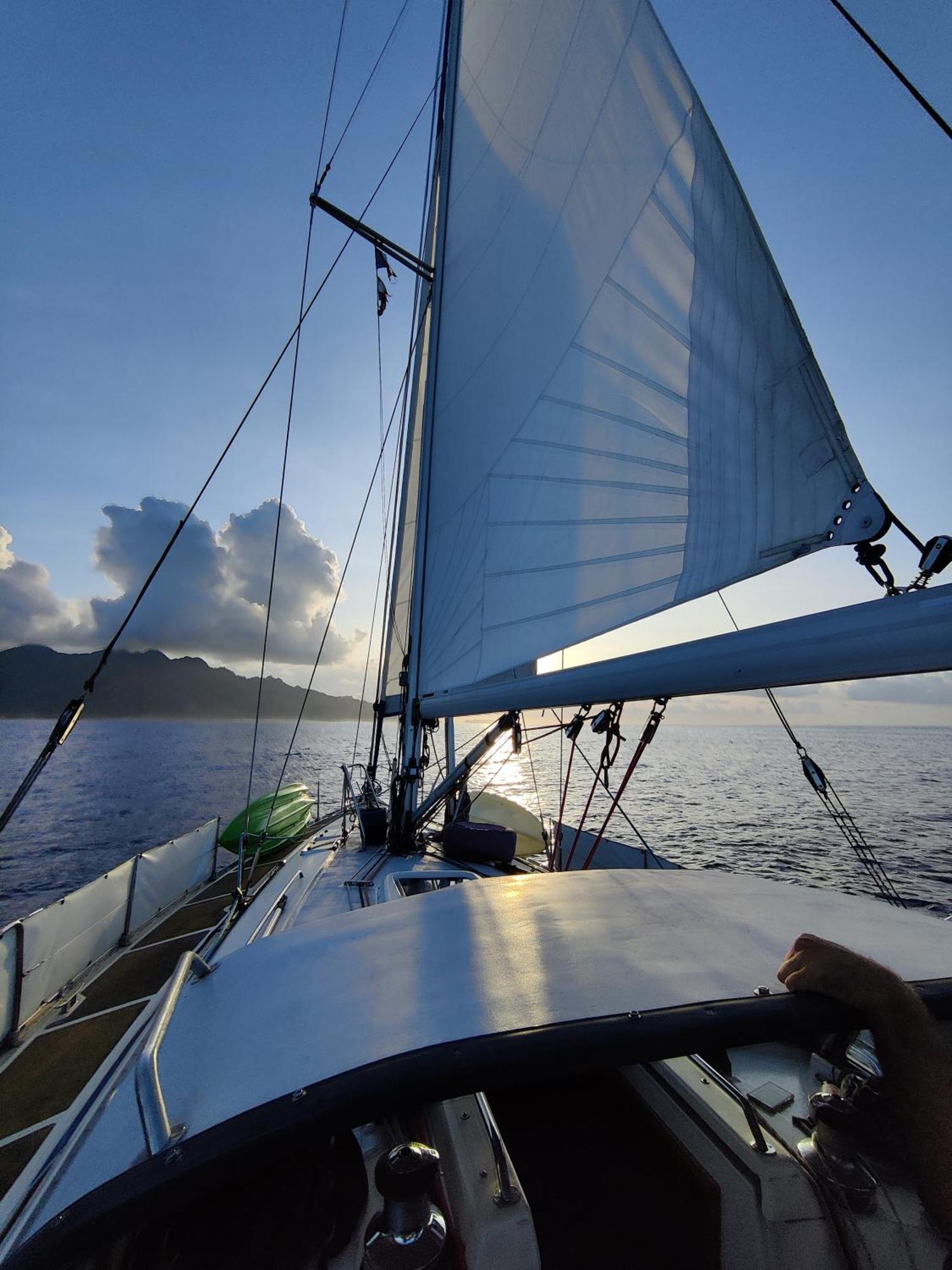 2 Nuits Insolites & 1 Excursion Voile A Bord Du Voilier Mori Ora モーレア島 エクステリア 写真